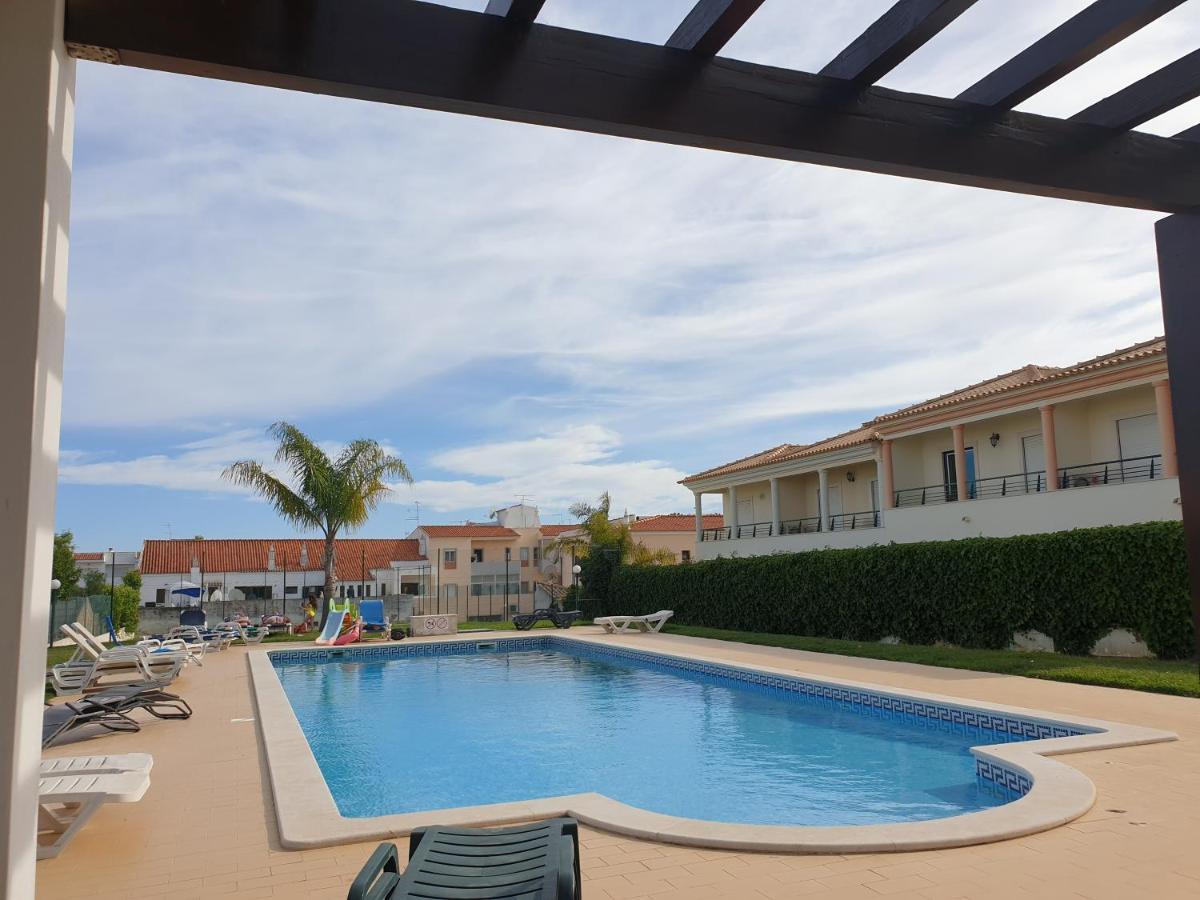 Oura Beach T1 Apartment Coral , Close To The Strip, Swimming Pool, Wi Fi, A/C Албуфейра Экстерьер фото