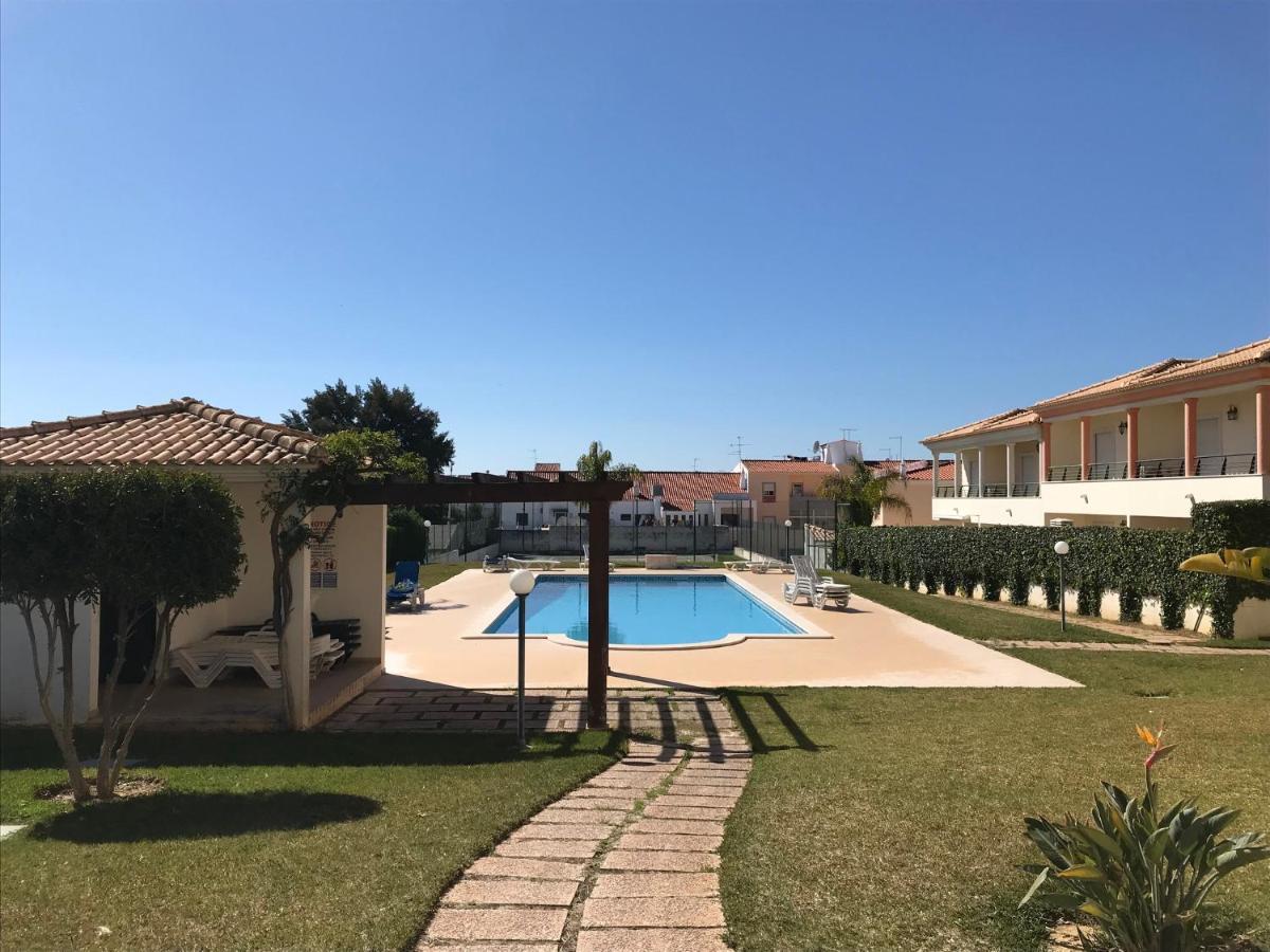 Oura Beach T1 Apartment Coral , Close To The Strip, Swimming Pool, Wi Fi, A/C Албуфейра Экстерьер фото