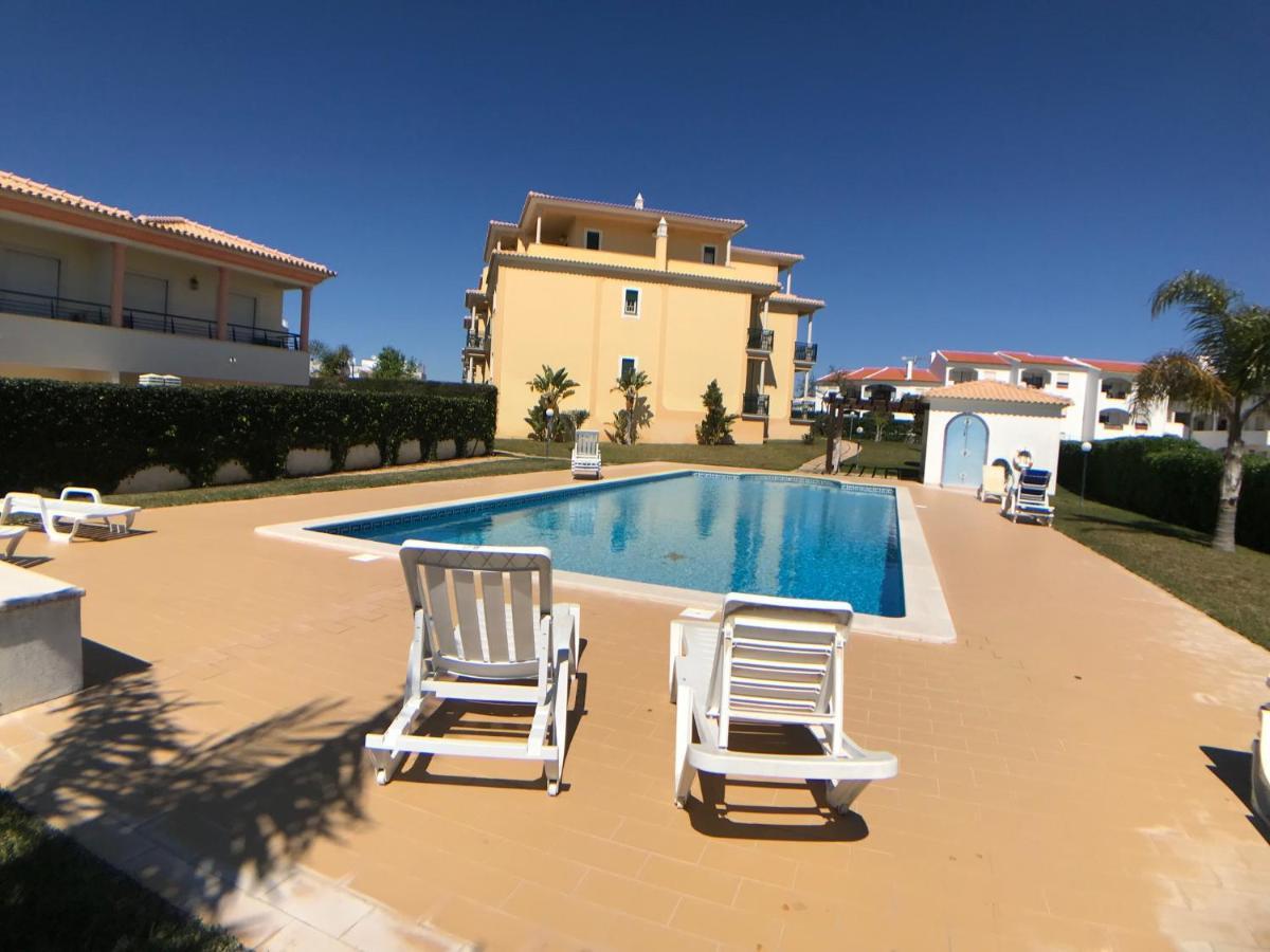 Oura Beach T1 Apartment Coral , Close To The Strip, Swimming Pool, Wi Fi, A/C Албуфейра Экстерьер фото